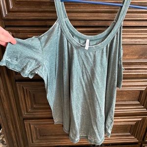 Z-supply cold shoulder tee